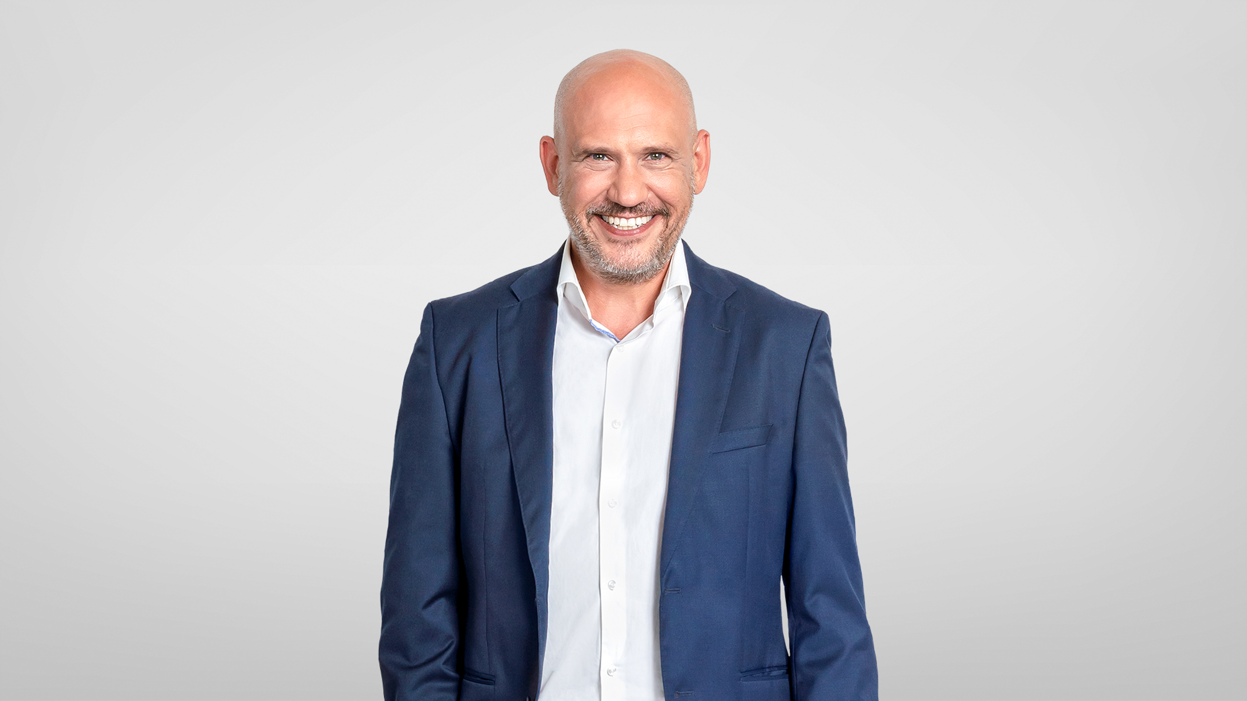  Claude Naville