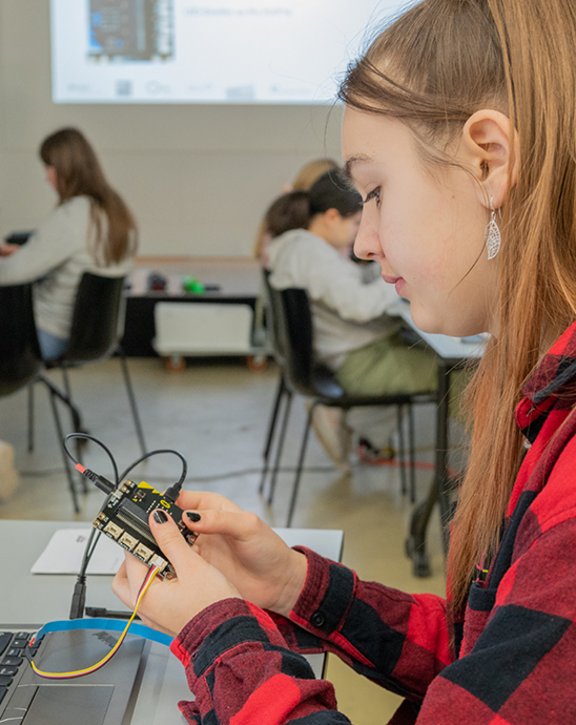 Förderung von Frauen in technisch-naturwissenschaftlichen Bereichen 